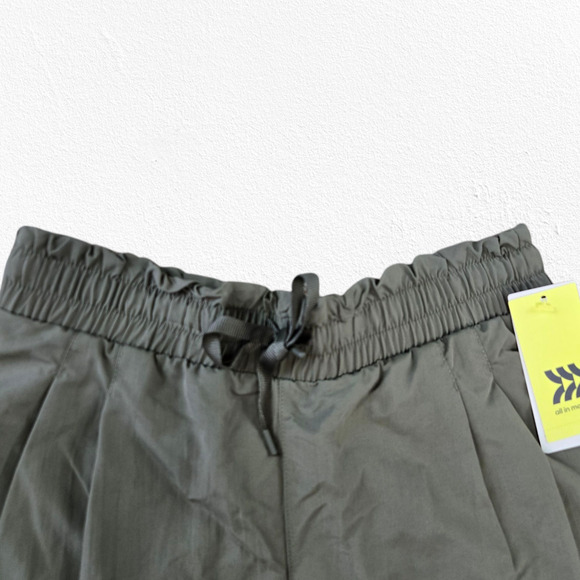 All in Motion Olive Green High Waisted 4in Active UPF 50+ Running Shorts Size XS - Picture 2 of 12